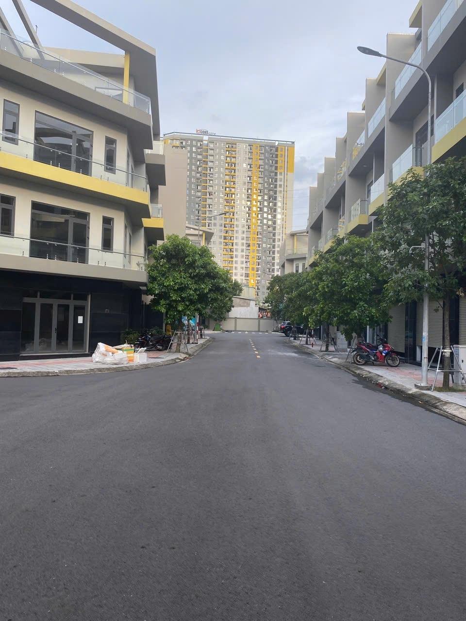 Bán gấp nhà mặt phố 60 m2 tại Đường Thống Nhất - Đông Hòa - Dĩ An - Bình Dương, giá 9,5 tỷ