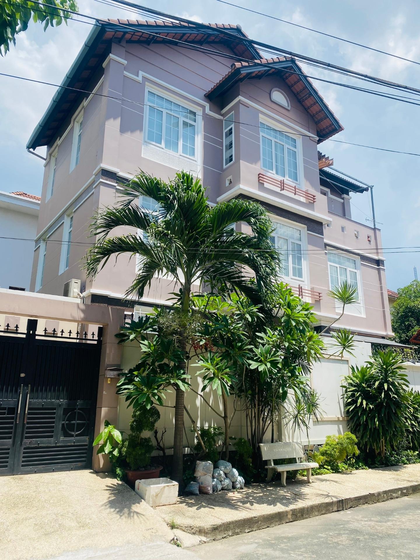 Cho thuê gấp nhà biệt thự liền lề 375 m2 tại Quận 2 - TP Hồ Chí Minh, giá 83 triệu/tháng