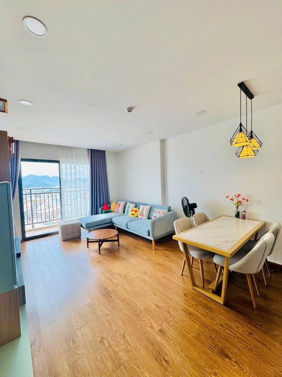 Cần bán gấp căn chung cư 73 m2, giá 4,3 tỷ tại Đường Phan Chu Trinh - Nha Trang - Khánh Hòa