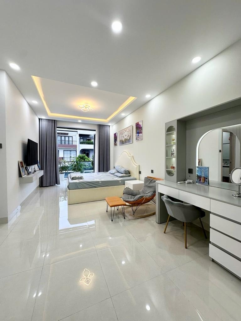 Sở hữu nhà sổ riêng 100 m2 tại Thành phố Nha Trang - Khánh Hòa, giá 7,9 tỷ