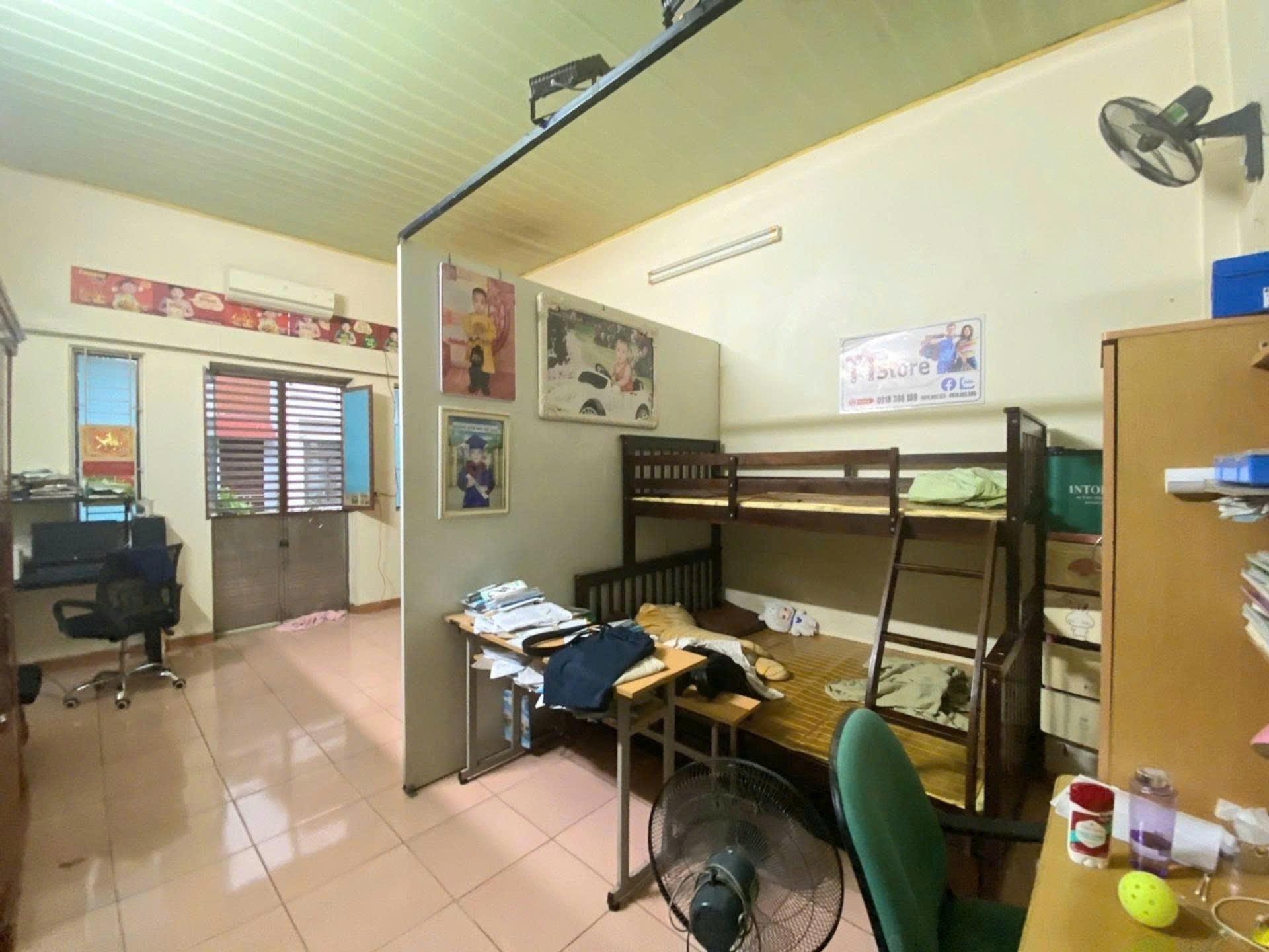 Cần bán gấp bán nhanh nhà riêng sổ đỏ 81 m2 tại Đường Hoàng Quốc Việt - Vũ Ninh, giá 7,6 tỷ