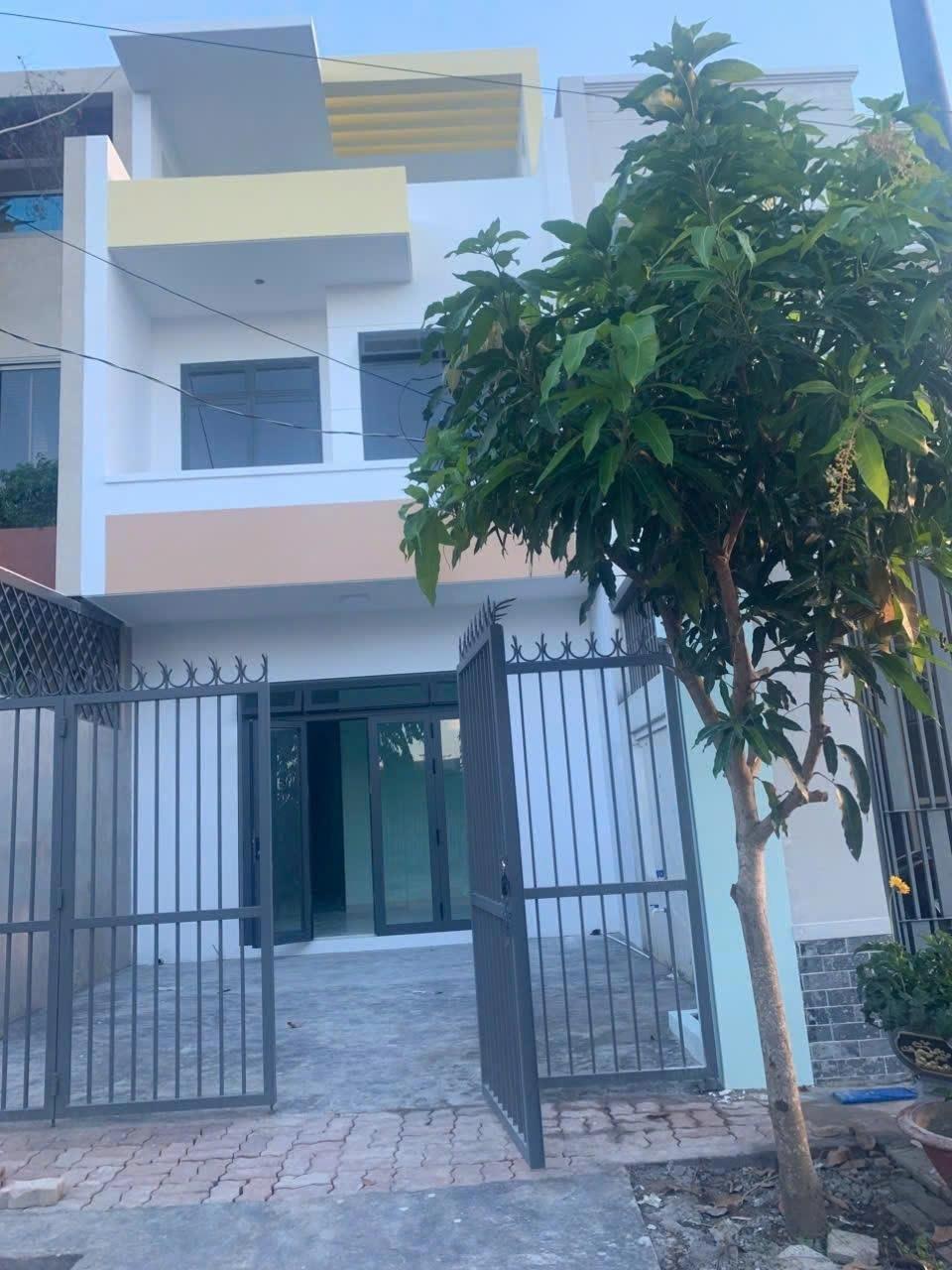 Cần cho thuê gấp nhà riêng sổ đỏ tại Phường Long Tâm - Bà Rịa, 125 m2, giá 4 triệu/tháng