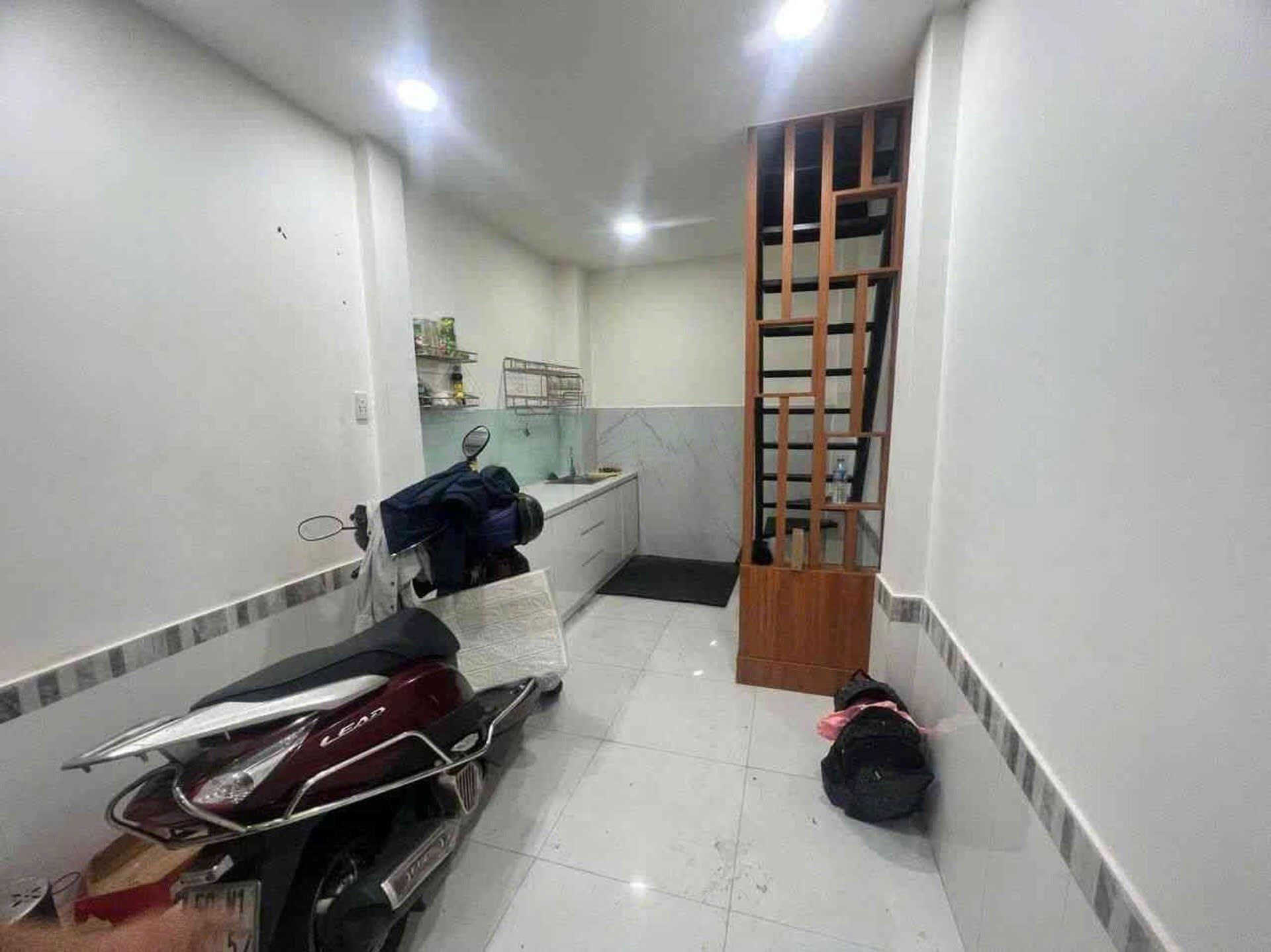 Bán nhanh nhà mặt phố đẹp 15 m2 tại Đường Đỗ Quang Đẩu - Bến Thành - Quận 1, giá 3,22 tỷ