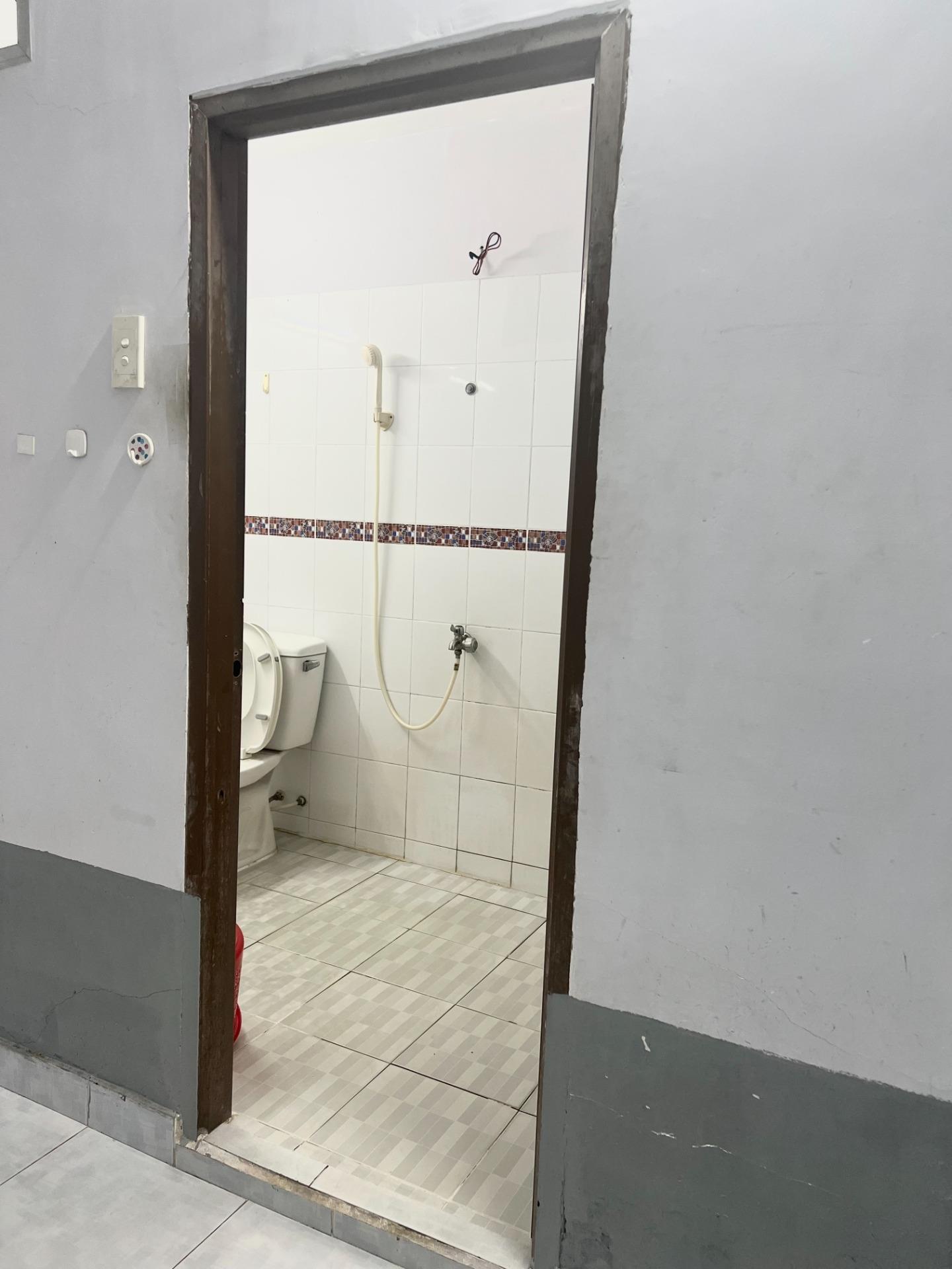 Cho thuê nhà trọ phòng trọ 28 m2 tại Đường Hoàng Văn Thụ - 2 - Tân Bình, giá 3,4 tr/tháng