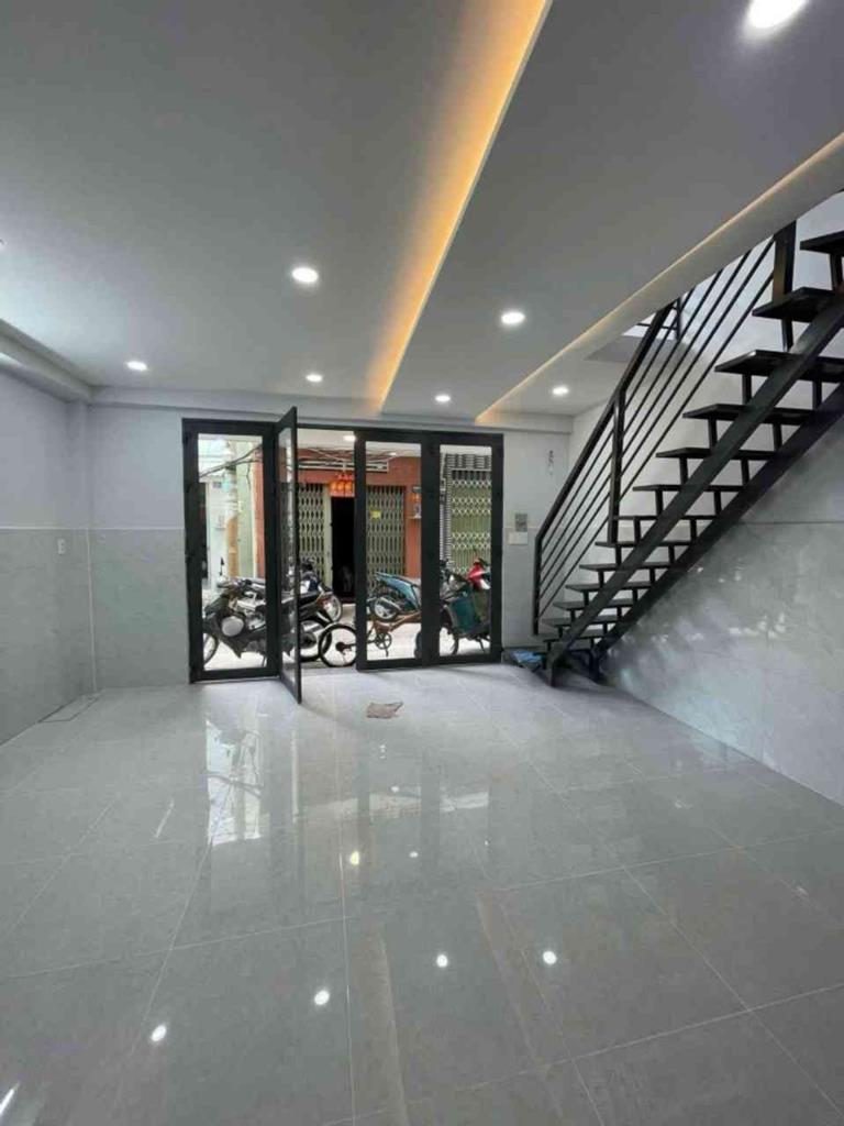 Bán nhà riêng sổ đỏ 34 m2 tại Quận 11 - TP Hồ Chí Minh, giá 5,3 tỷ