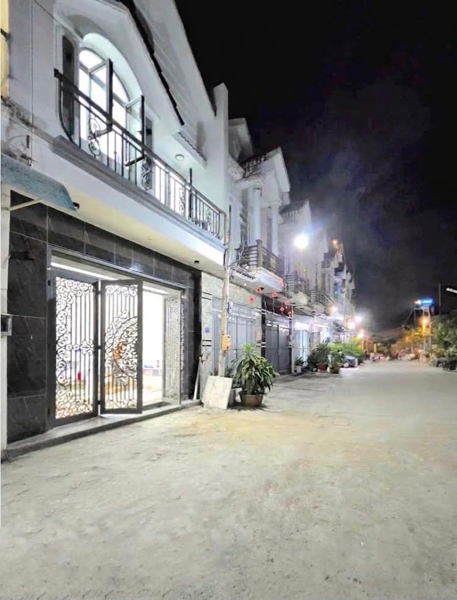 Cần bán ngay nhà shr 50 m2 tại Đường Huỳnh Tấn Phát - Phú Mỹ - Quận 7, giá 5,69 tỷ