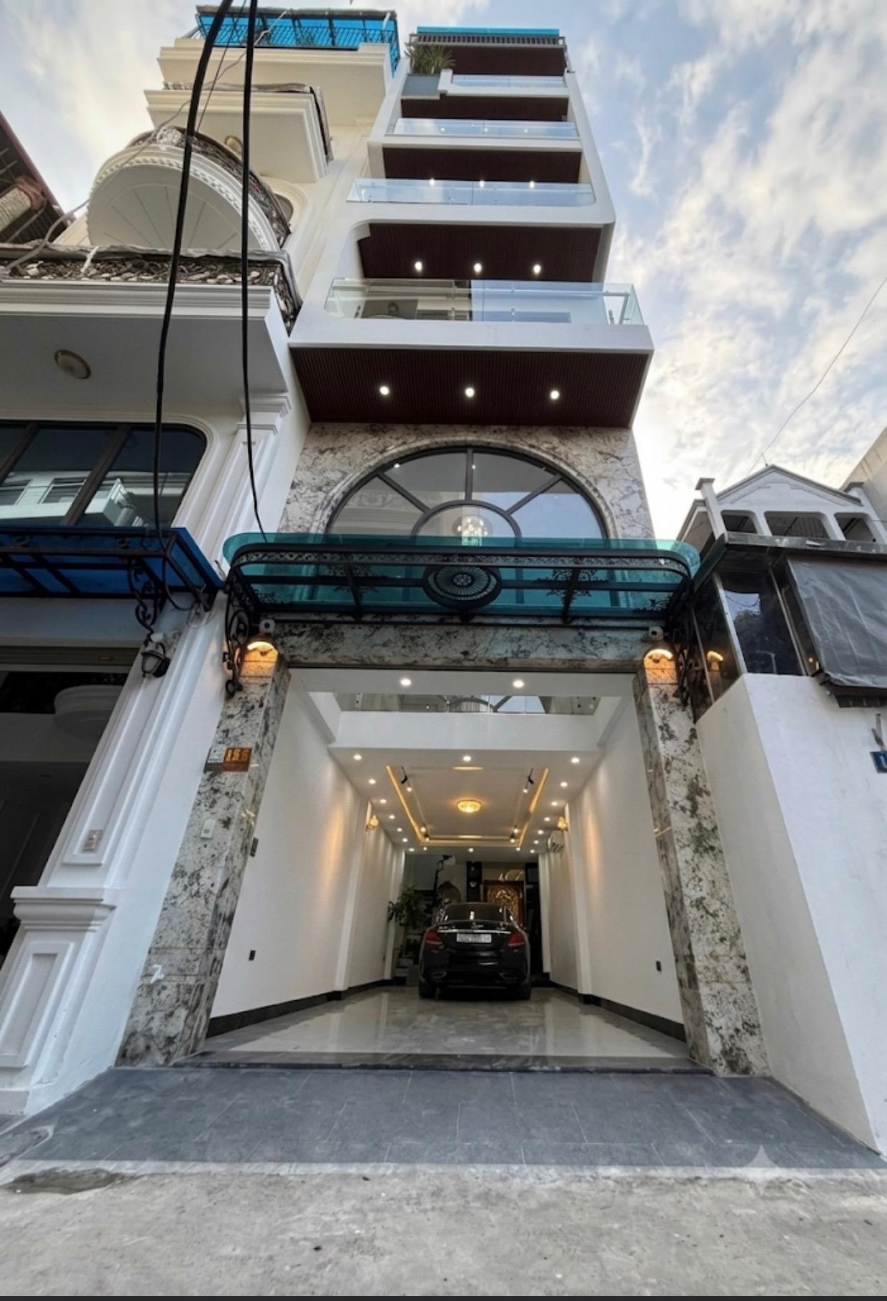Bán nhanh nhà sổ riêng 61 m2, hướng Đông-Nam tại Phường Bồ Đề - Long Biên - Hà Nội, giá 24,5 tỷ