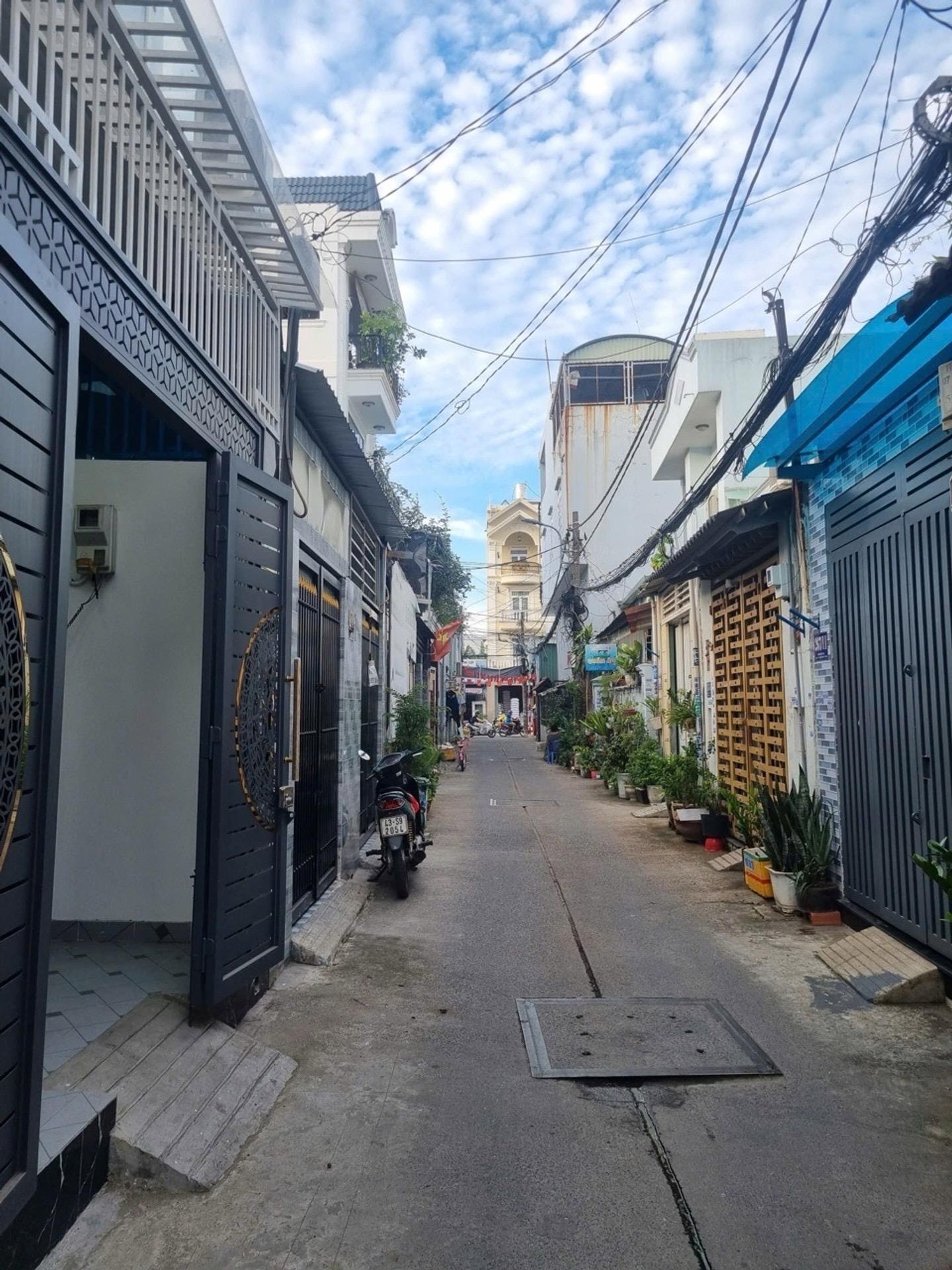 Cần bán gấp nhà sổ riêng 55 m2 tại Quận 12 - TP Hồ Chí Minh, giá 6,2 tỷ