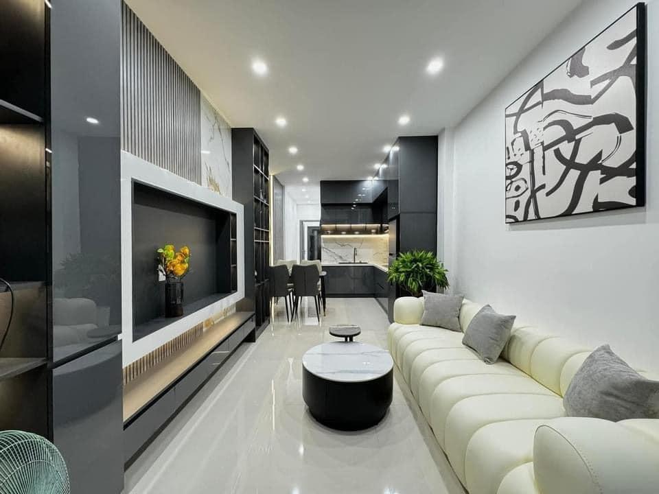 Cần bán gấp nhà sổ riêng 63 m2 tại Đường Cách Mạng Tháng Tám - 10 - Quận 3, giá 1,99 tỷ