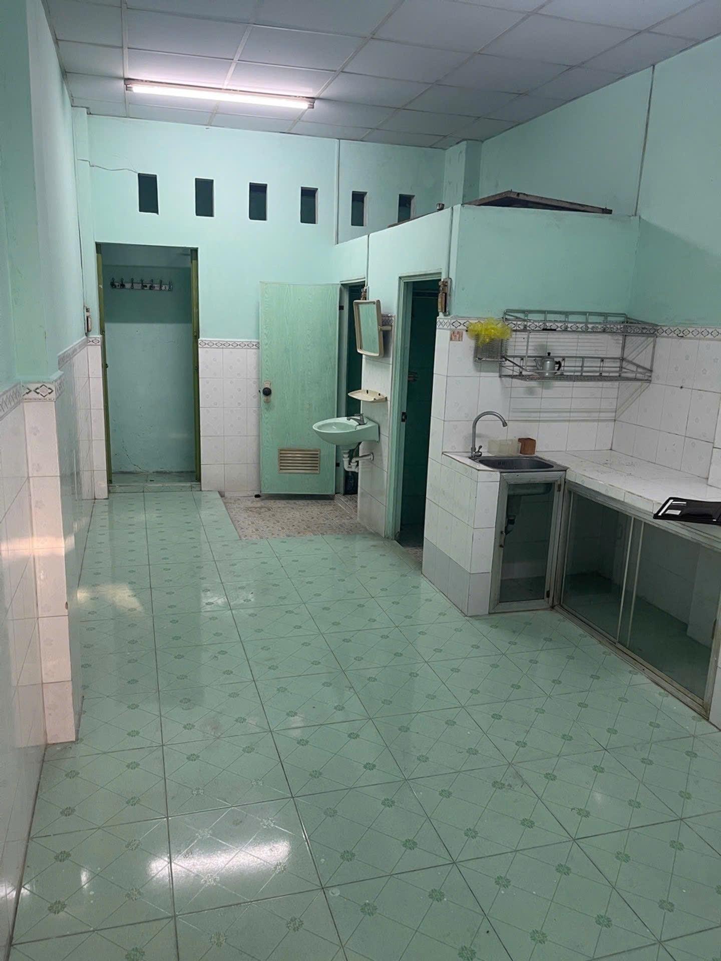 Cho thuê nhà mặt phố tại Đường Lò Siêu - 16 - Quận 11 - TP Hồ Chí Minh, 80 m2, giá 15 tr/tháng