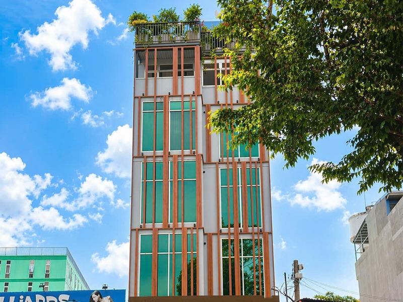  Bán tòa nhà Nguyễn Thái Bình, Phường Tân Sơn Nhất, doanh thu 400 tr/th