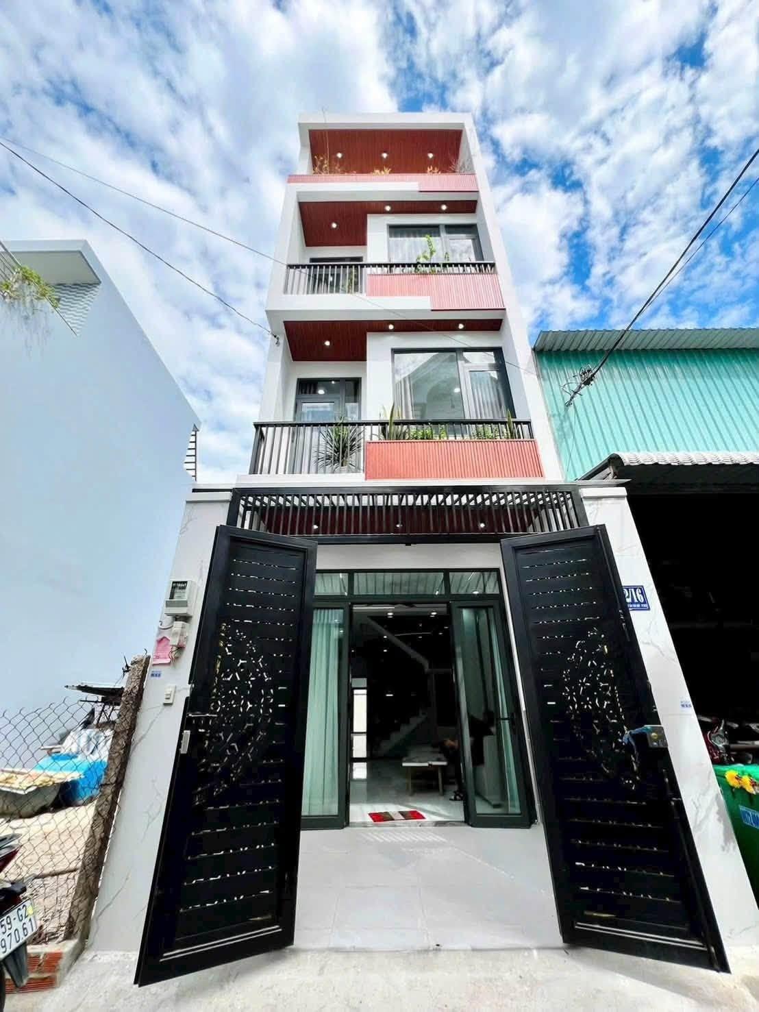 Cần bán gấp nhà shr 100 m2 tại Đường Hiệp Thành 13 - Tân Thới Hiệp - Quận 12, giá 5,99 tỷ