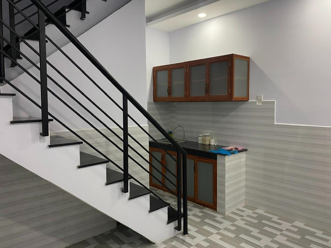 Cần cho thuê gấp nhà đất tại Đường Huỳnh Tấn Phát - Tân Thuận Đông - Quận 7, 80 m2, giá 8 tr/tháng