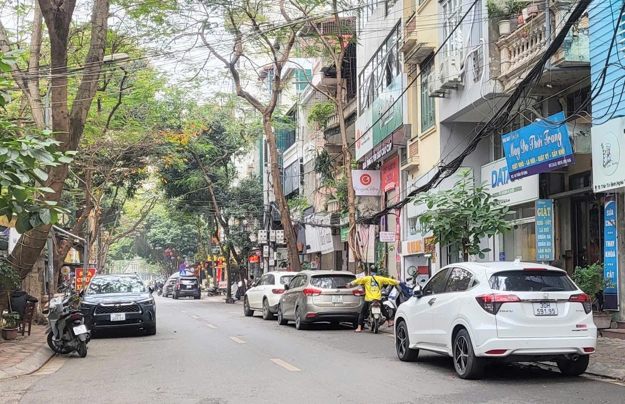 Cho thuê gấp nhà mặt tiền tại Phố Trần Tử Bình - Nghĩa Tân - Cầu Giấy, 50 m2, giá 28 tr/tháng