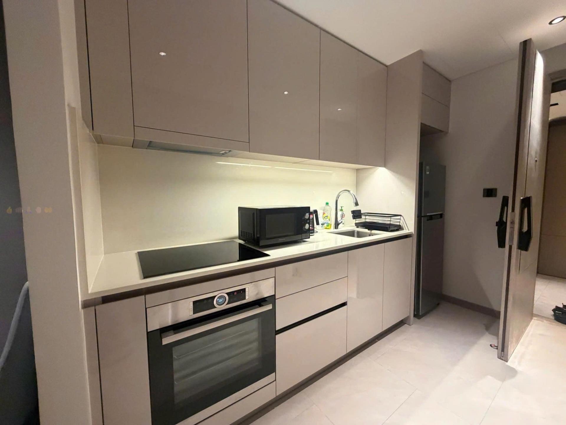 Cần cho thuê gấp nhà chung cư 63 m2 tại Phố Tôn Đức Thắng - Quận 1, giá 38 triệu/tháng
