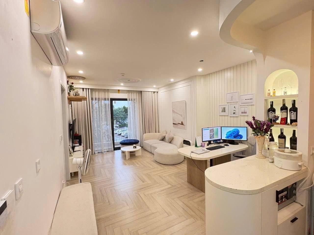 Cần bán căn hộ 83 m2, giá 5,9 tỷ tại Phường Sài Đồng - Long Biên - Hà Nội