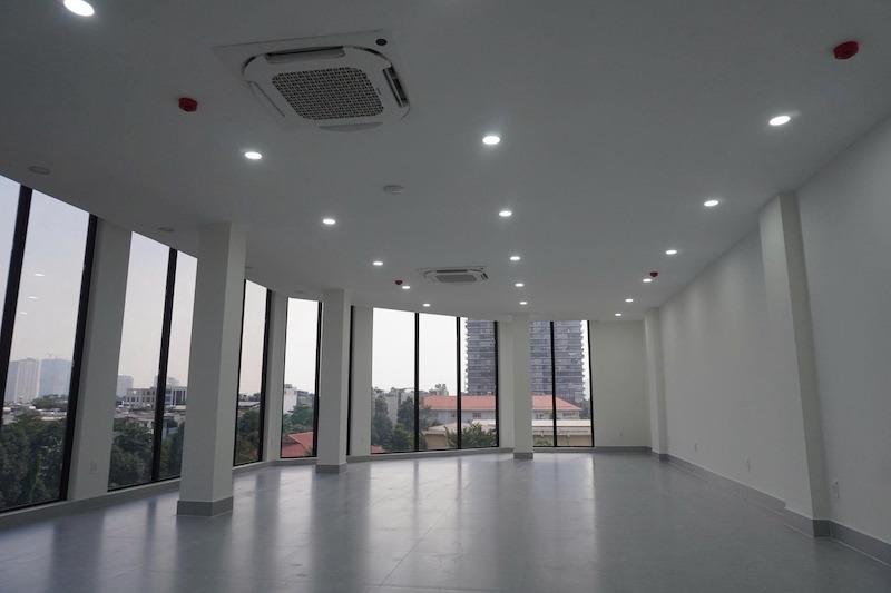 Cho thuê tòa văn phòng Nguyễn Văn Kỉnh, DTSD 1.005m², hầm + 7 tầng, 280 tr/th