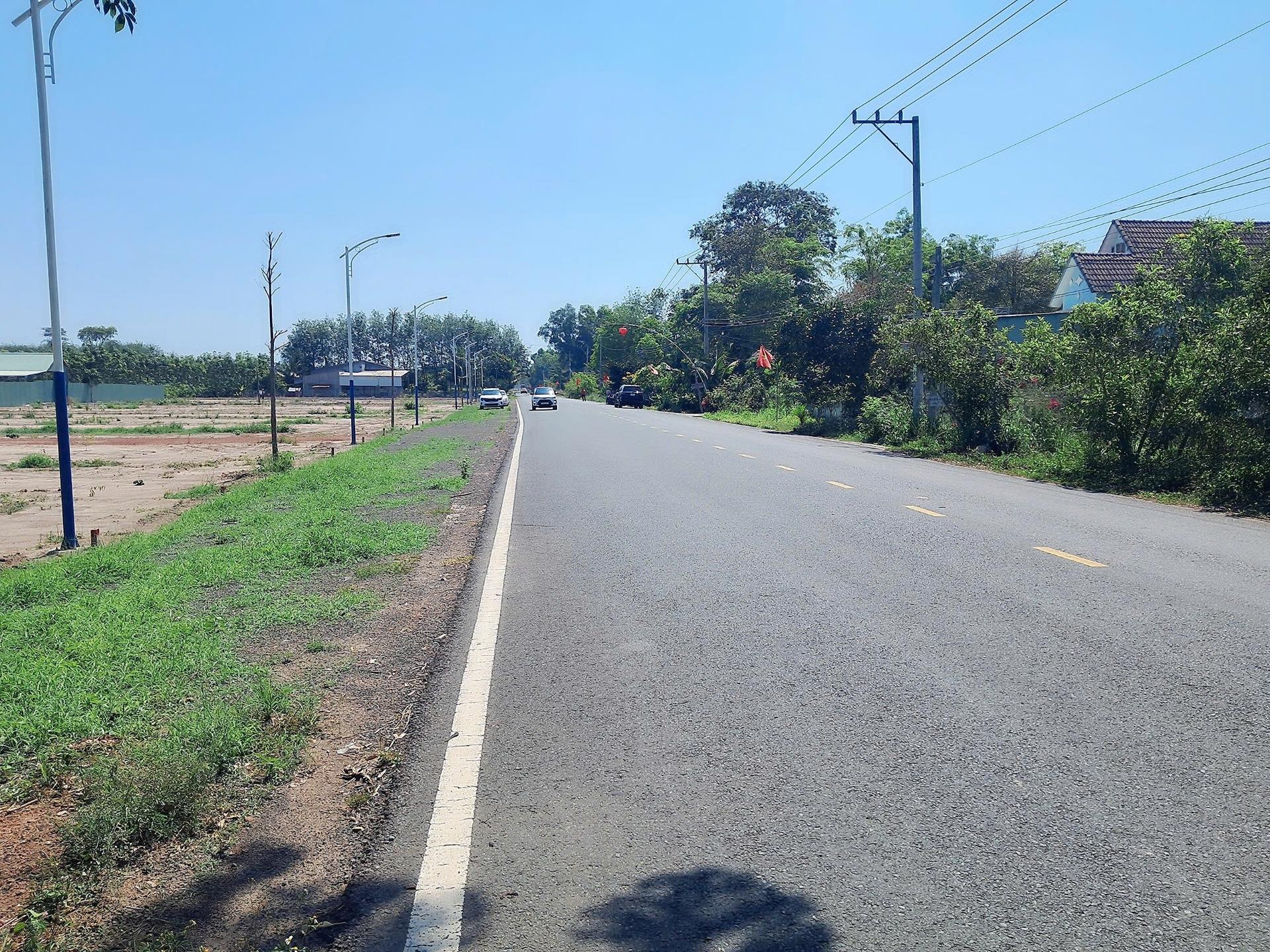 Cần bán ngay nền đất 275 m2 tại Đường Cao Bá Quát - Chơn Thành - Bình Phước, giá 685 tr