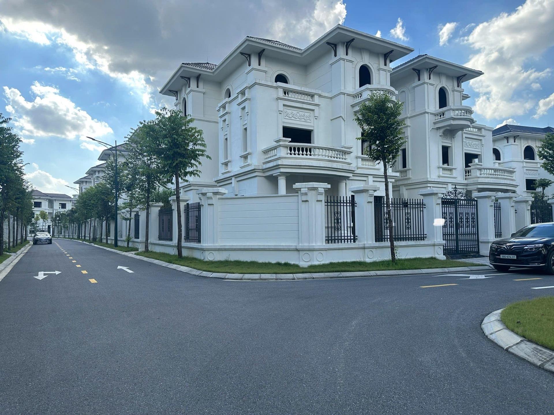 Cần bán ngay liền kề 290 m2, giá tốt tại Xã Vân Canh - Hoài Đức - Hà Nội