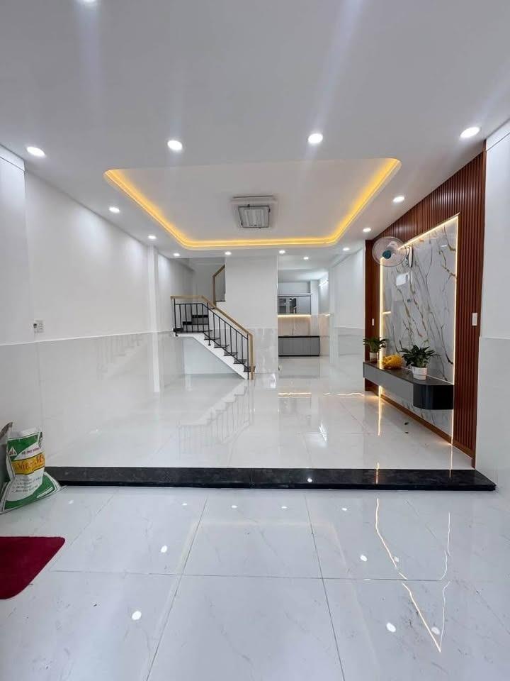 Cần bán gấp bán nhanh nhà riêng sổ đỏ 35 m2 tại Phường Tân Thới Hiệp - Quận 12, giá 2,9 tỷ