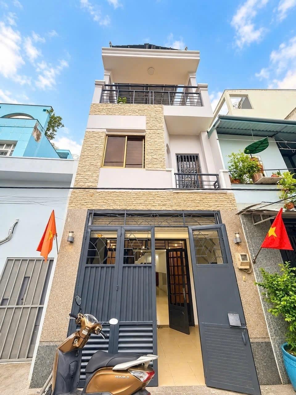Cần bán ngay căn nhà đẹp 64 m2 tại Đường Phú Thuận - Phú Thuận - Quận 7, giá 7,8 tỷ