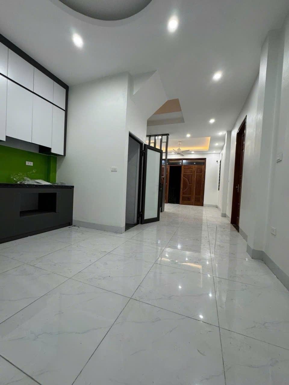 Cần bán ngay nhà riêng 40 m2, hướng Đông tại đường Tây Mỗ - Tây Mỗ - Nam Từ Liêm, giá 6,7 tỷ