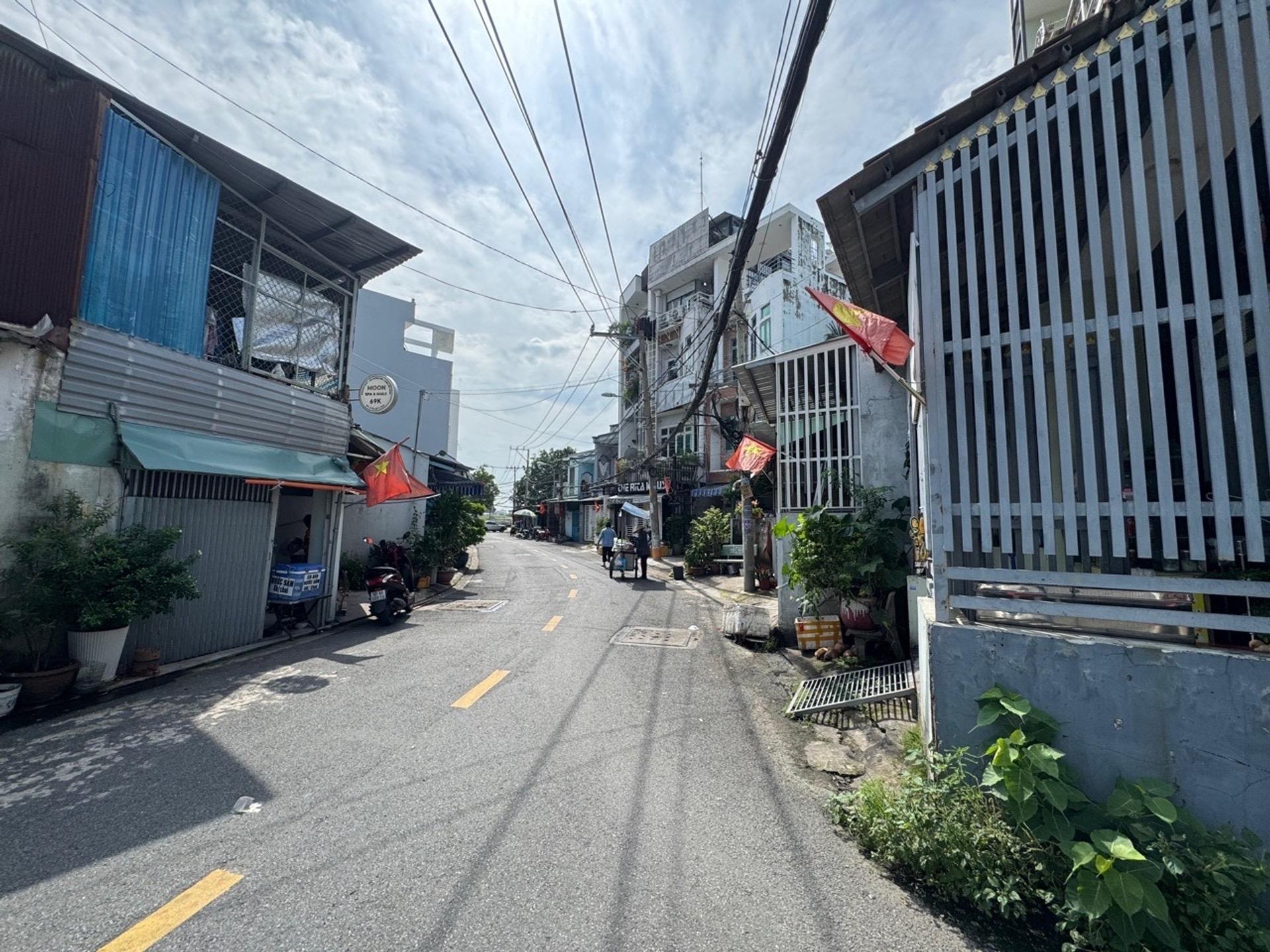 Chuyển nhượng nhà sổ riêng 17 m2 tại Đường Lý Đạo Thành - 16 - Quận 8, giá 2,55 tỷ