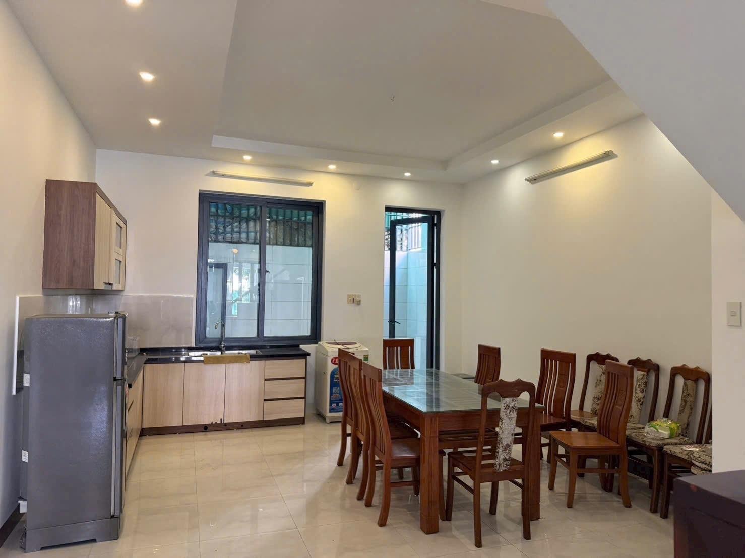 Cần bán gấp nhà mặt phố đẹp 97 m2 tại Phường Phước Long - Nha Trang - Khánh Hòa, giá 8,9 tỷ