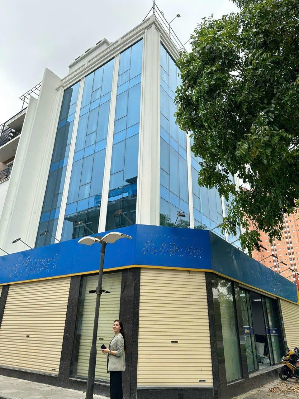 Thuê ngay nhà mặt tiền tại Đường Duy Tân - Dịch Vọng Hậu - Cầu Giấy, 100 m2, giá 75 triệu/tháng