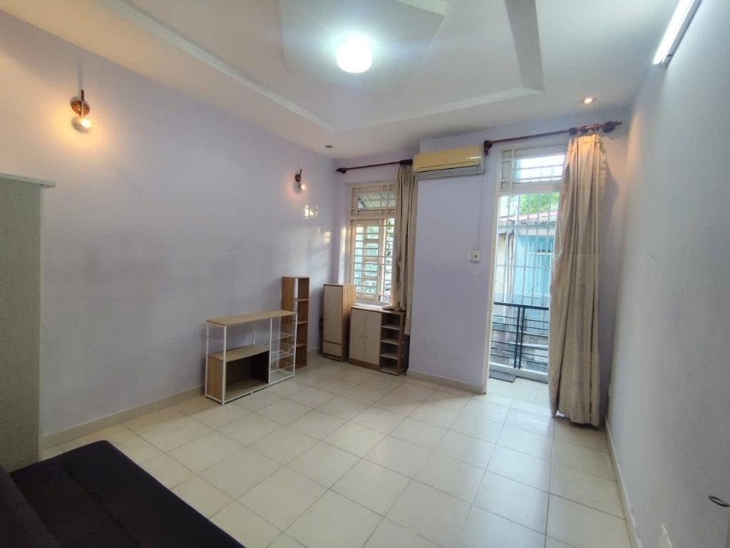 Cần cho thuê gấp phòng 20 m2 tại Đường Ung Văn Khiêm - 25 - Bình Thạnh, giá 4,5 tr/tháng