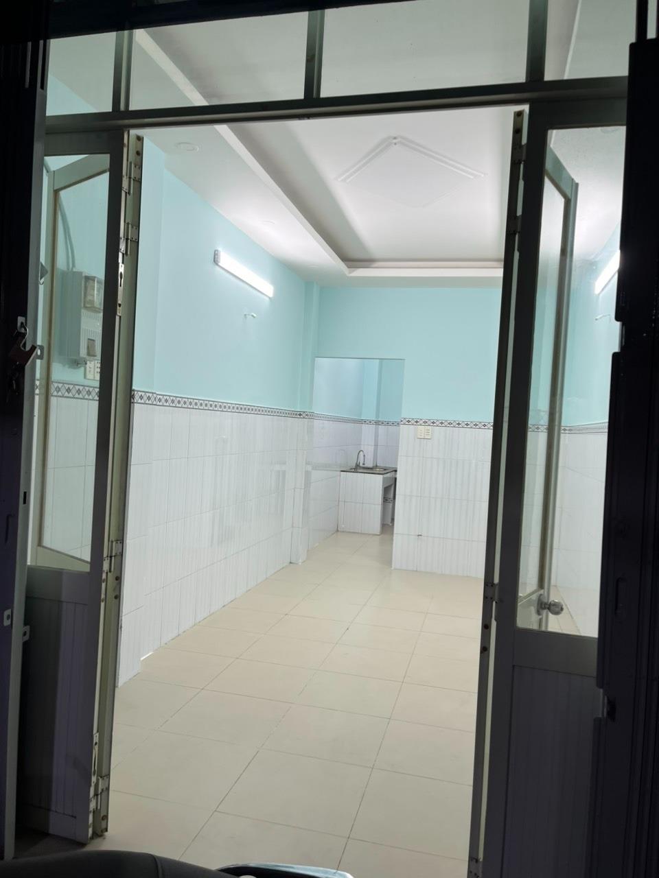 Cần bán gấp nhà riêng sổ đỏ 39 m2 tại Đường Tôn Thất Hiệp - 12 - Quận 11, giá 4,2 tỷ