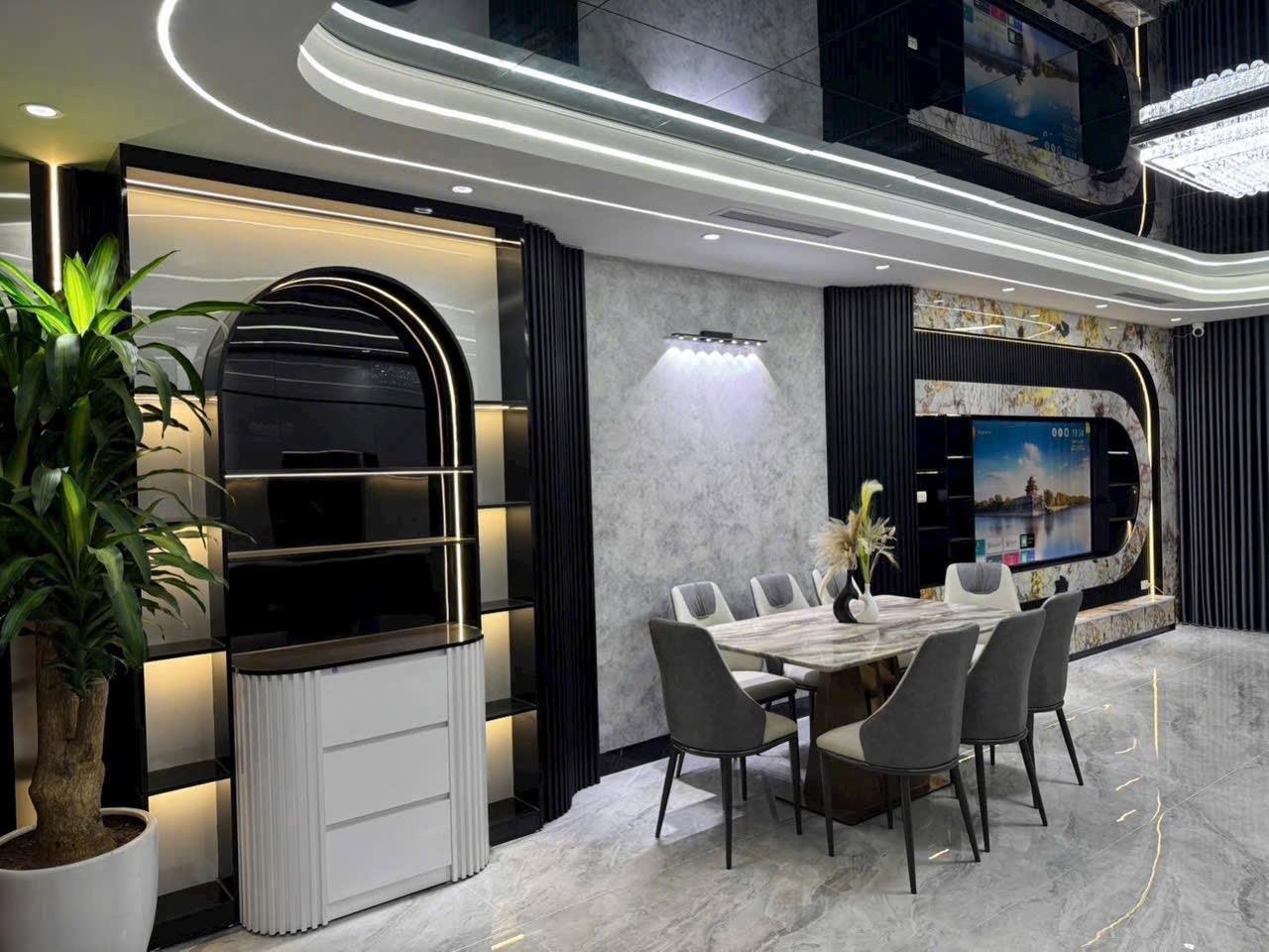 Chuyển nhượng nhà sổ hồng riêng 71 m2 tại Phố Trạm - Long Biên - Long Biên - Hà Nội, giá 26,3 tỷ