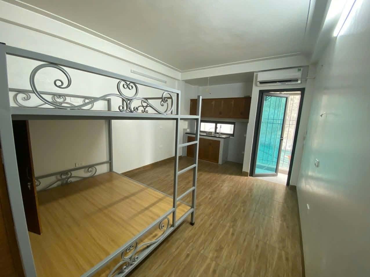 Cần cho thuê gấp nhà sổ riêng tại Đường Tả Thanh Oai - Thanh Trì, 30 m2, giá 3 tr/tháng