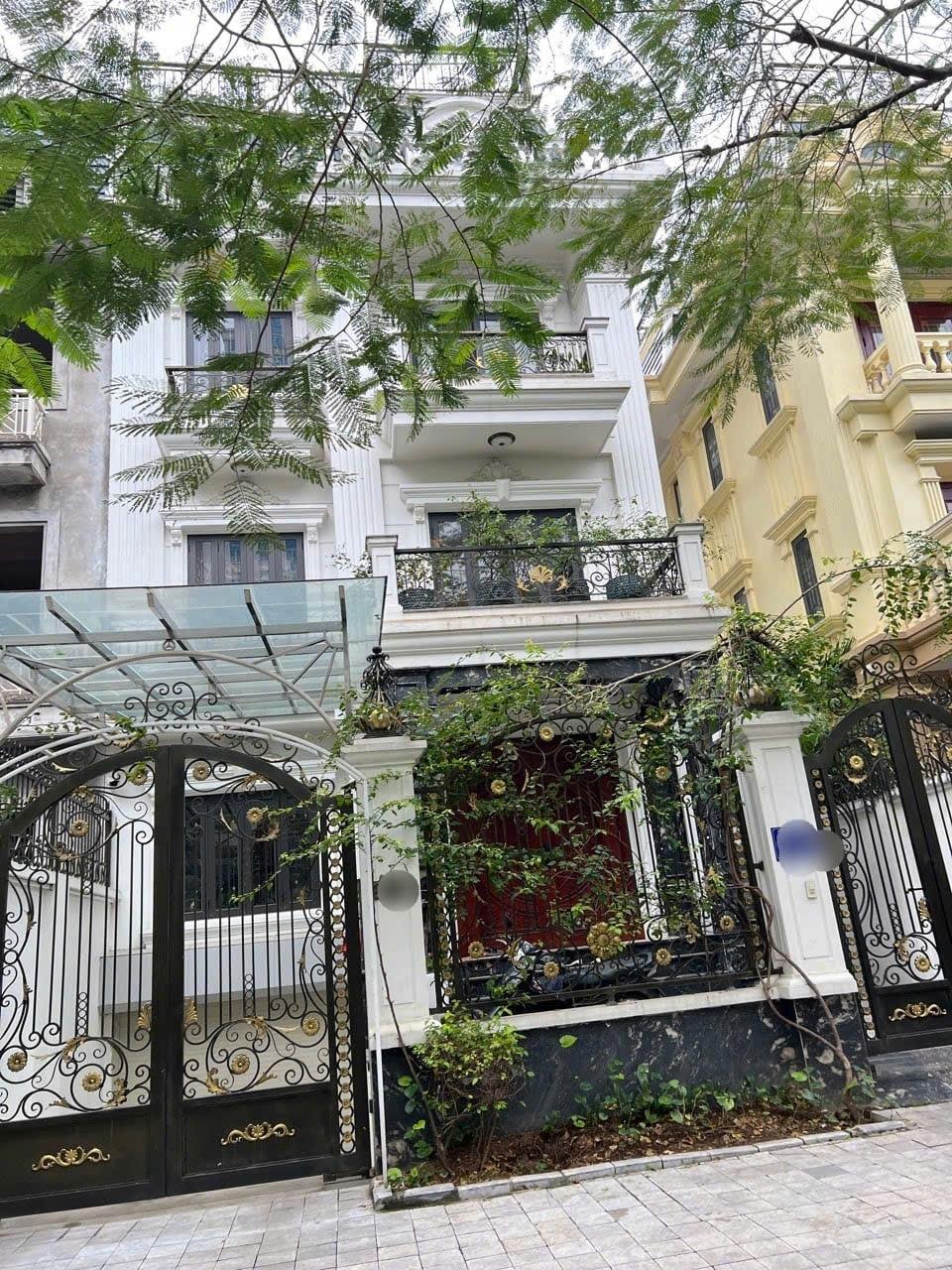 Cho thuê gấp nhà biệt thự, liền kề 240 m2 tại Cầu Giấy - Hà Nội, giá 55 triệu/tháng