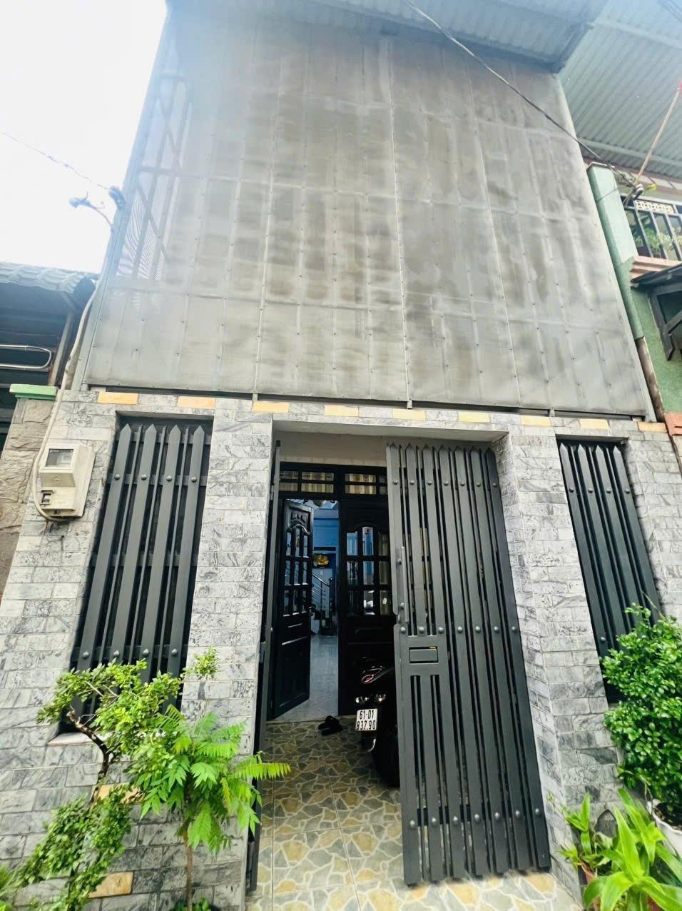 Cần bán nhà riêng sổ đỏ 54 m2 tại Đường Nội Hóa II - Bình An - Dĩ An - Bình Dương, giá 4,2 tỷ