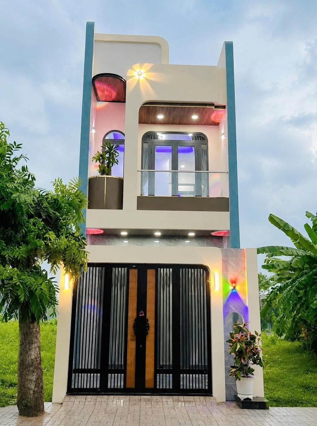 Bán gấp căn nhà đẹp 202 m2, hướng Bắc tại Đường Tỉnh lộ 9 - Mỹ Hạnh Bắc - Đức Hòa, giá 2,75 tỷ