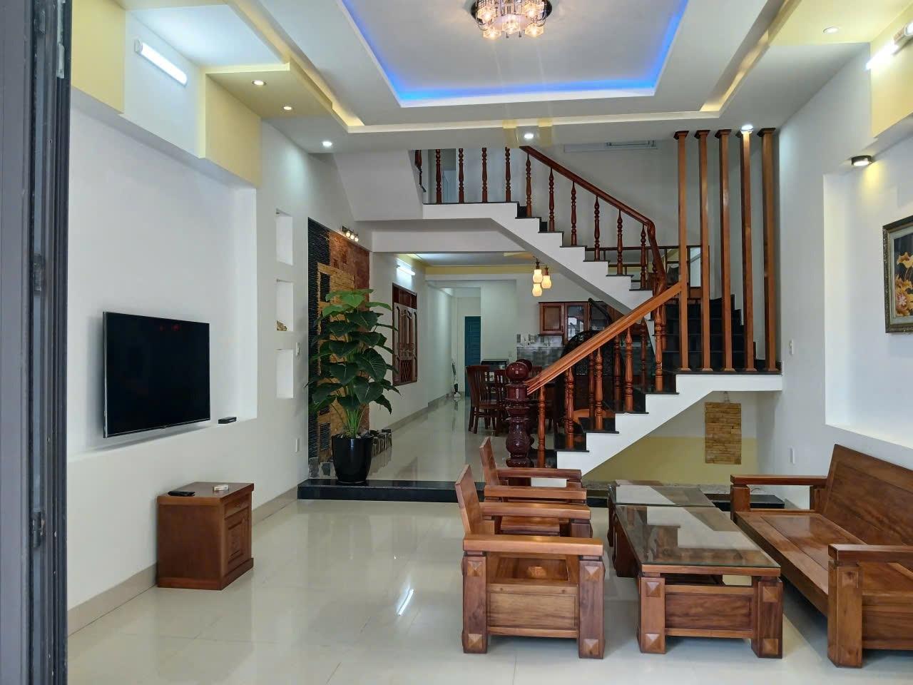 Cần cho thuê gấp căn nhà tại Đường Nam Kỳ Khởi Nghĩa - Ngũ Hành Sơn, 150 m2, giá 15 tr/tháng
