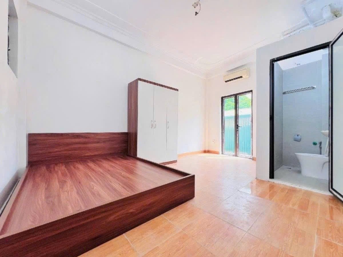 Bán Nhà Kim Giang. Hoàng Mai. Ô Tô. Vỉa Hè. DT 75m2. MT 4m. 5 Tầng. Giá 18.4 Tỷ.