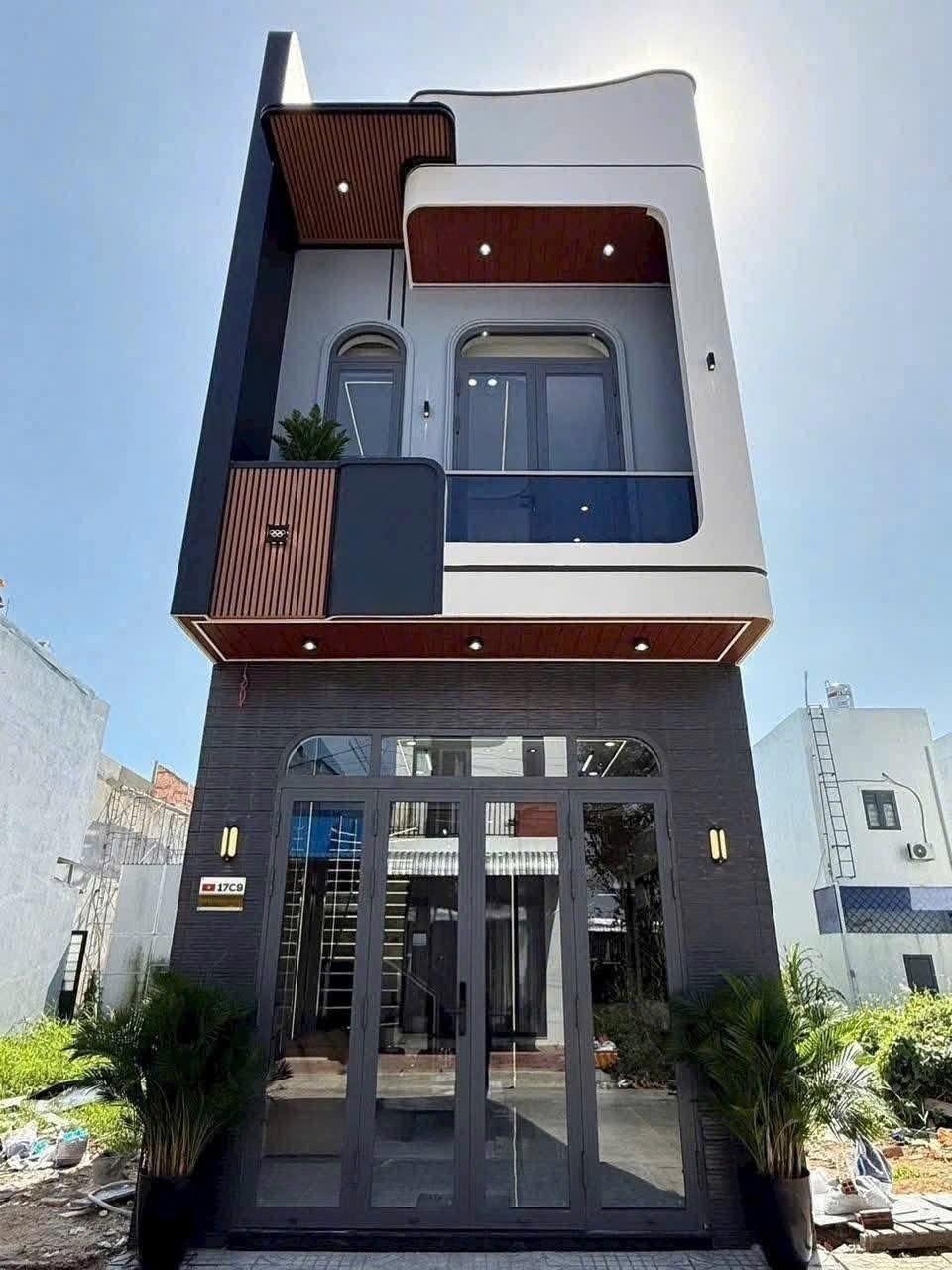 Bán nhanh nhà riêng 120 m2 tại Đường Hồ Văn Cống - Tương Bình Hiệp - Thủ Dầu Một, giá 2,55 tỷ