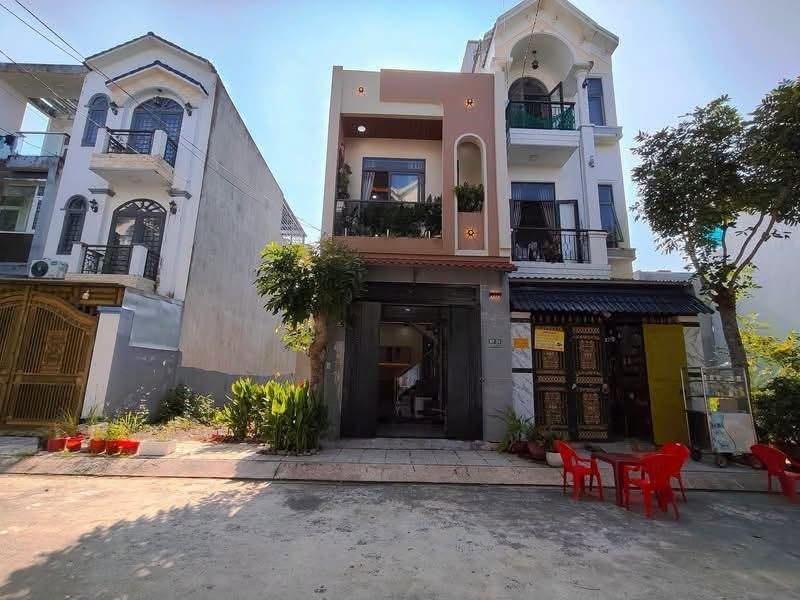 Cần bán gấp bán nhanh căn chung cư 56 m2, giá 2,09 tỷ tại Đường Tỉnh lộ 9 - Đức Hòa - Long An