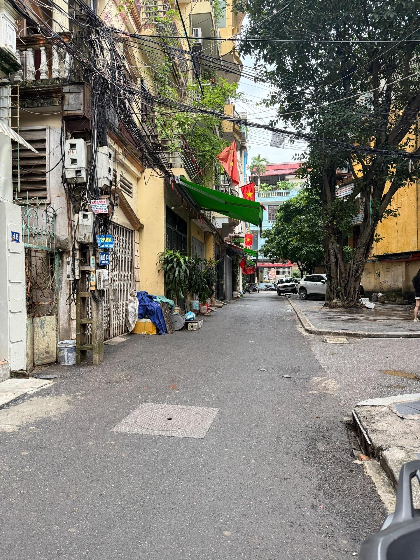 Cần bán nhà shr 60 m2 tại Đường Hoàng Quốc Việt - Nghĩa Đô - Cầu Giấy - Hà Nội, giá 18,8 tỷ
