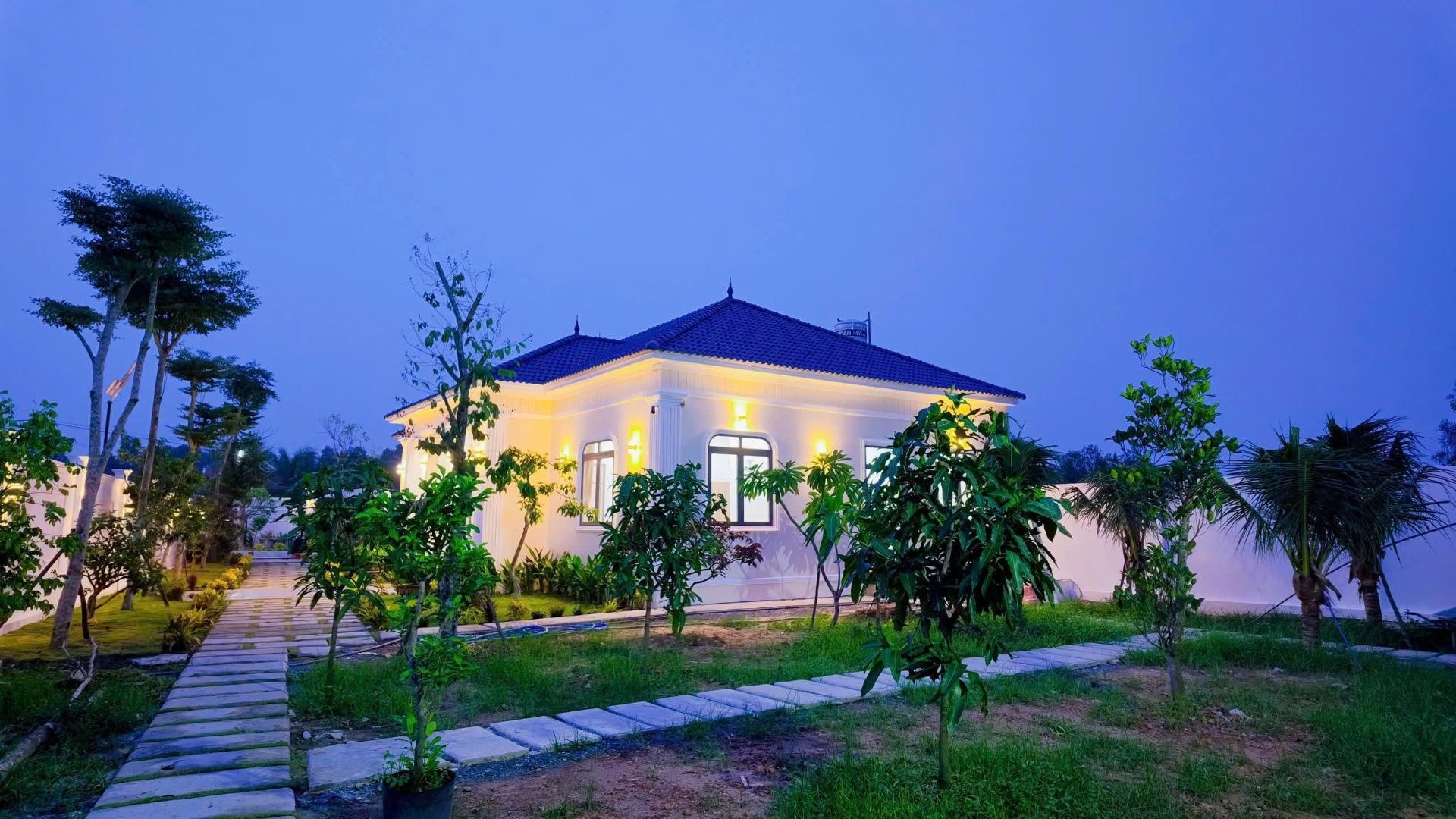 Cần bán gấp bán nhanh căn nhà 1100 m2 tại Xã Mỹ Hạnh Bắc - Đức Hòa - Long An, giá 8,9 tỷ