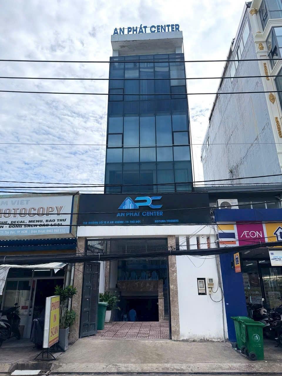 100m² Văn Phòng Sẵn Sàng: Cả Hai Mặt Tầng 2, Dọn Vào Là Làm Việc Ngay
