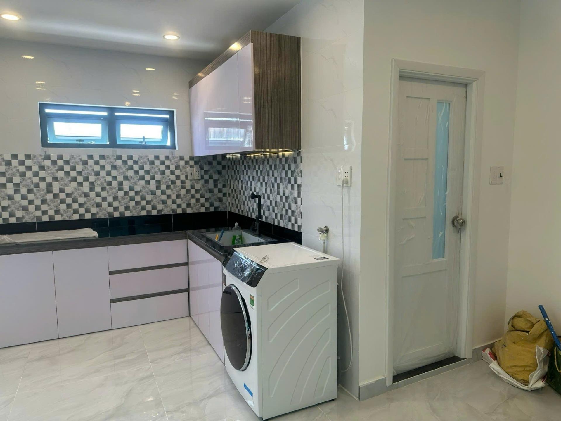 Cần bán căn chung cư 63 m2, giá 3,3 tỷ tại Đường Phan Văn Trị - 11 - Bình Thạnh - TP Hồ Chí Minh