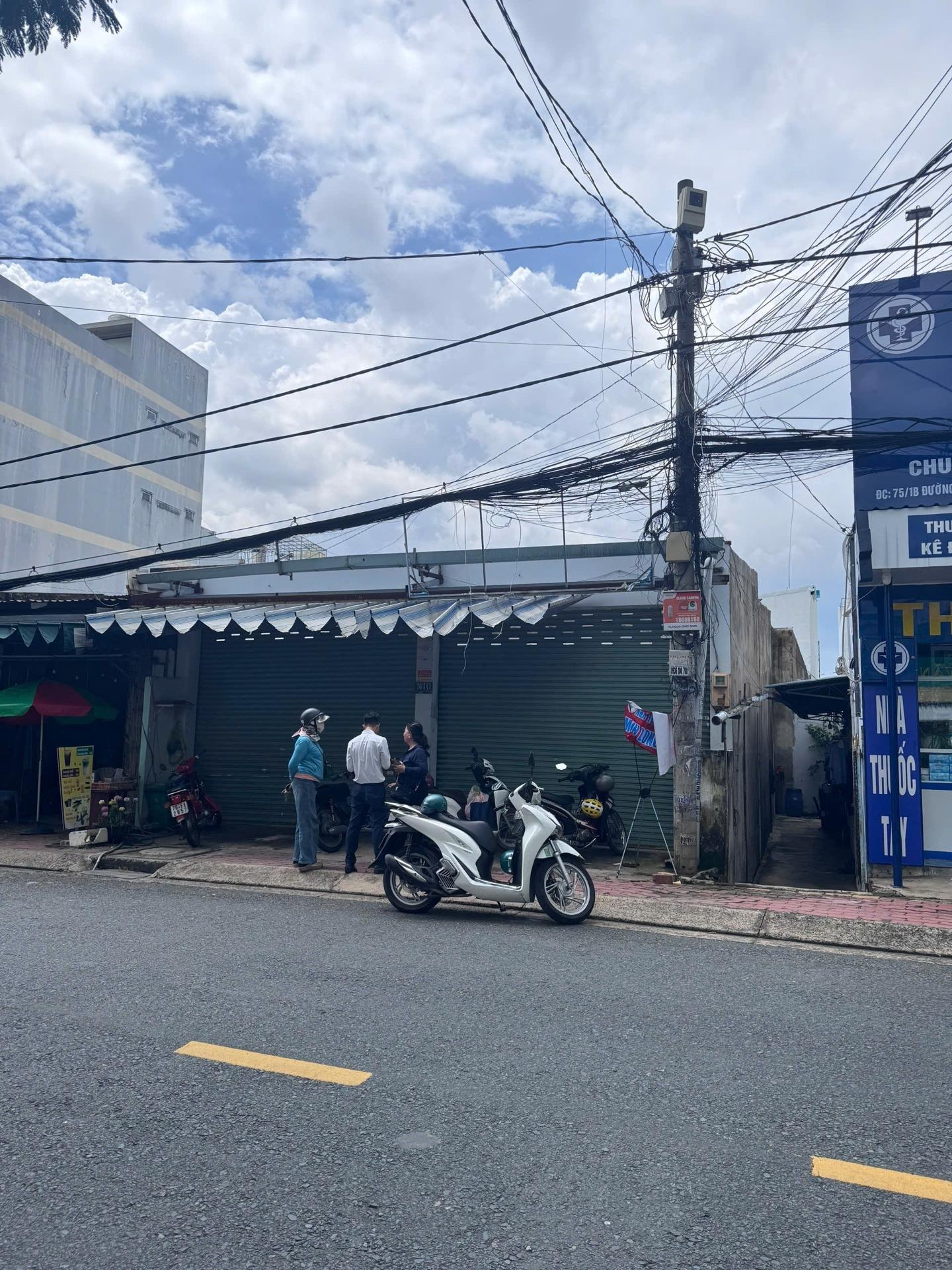Cần bán ngay lô đất nền 240 m2, hướng Đông-Bắc tại Quận 12 - TP Hồ Chí Minh, giá 15,8 tỷ