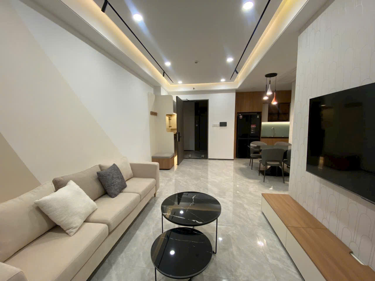 Cho thuê căn hộ The Aurora 2PN, full nội thất tại Phú Mỹ Hưng, nhà trống ở ngay