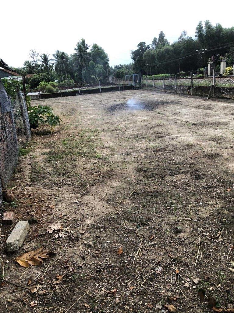 Cần bán ngay nền đất 433 m2 tại Huyện Núi Thành - Quảng Nam, giá 3 tỷ