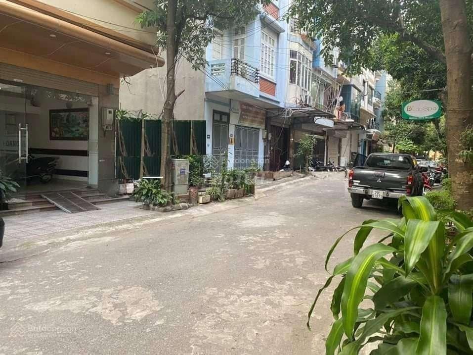 Cần bán gấp nhà phố 80 m2 tại Đường Hoàng Quốc Việt - Nghĩa Đô - Cầu Giấy - Hà Nội, giá 20 tỷ