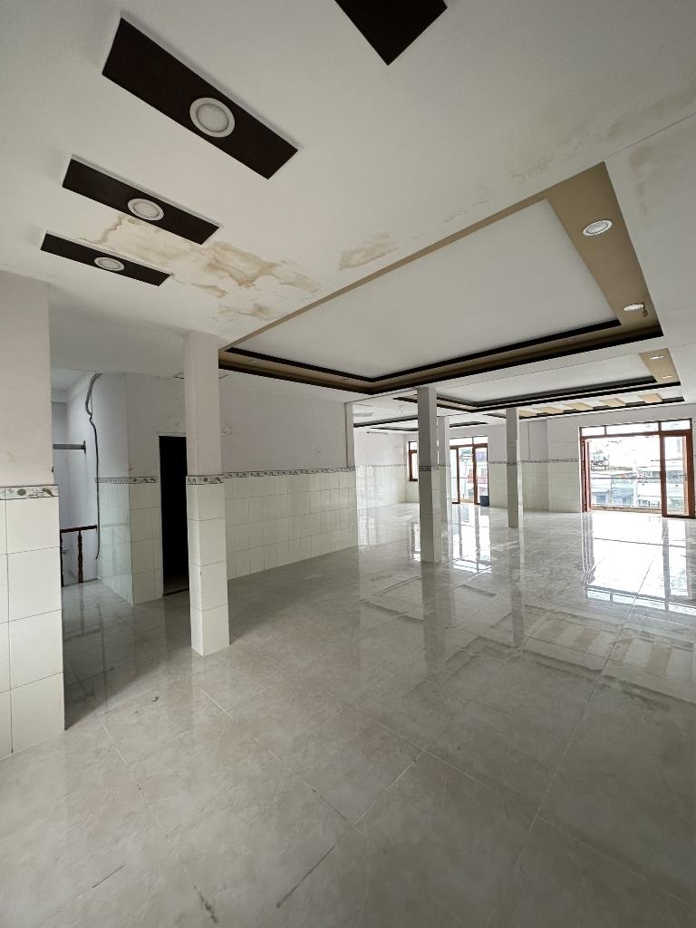 Cho thuê nhà riêng sổ đỏ tại Phố Lê Trọng Tấn, 140 m2, 1 tầng, sẵn nội thất, giá 25 tr/tháng