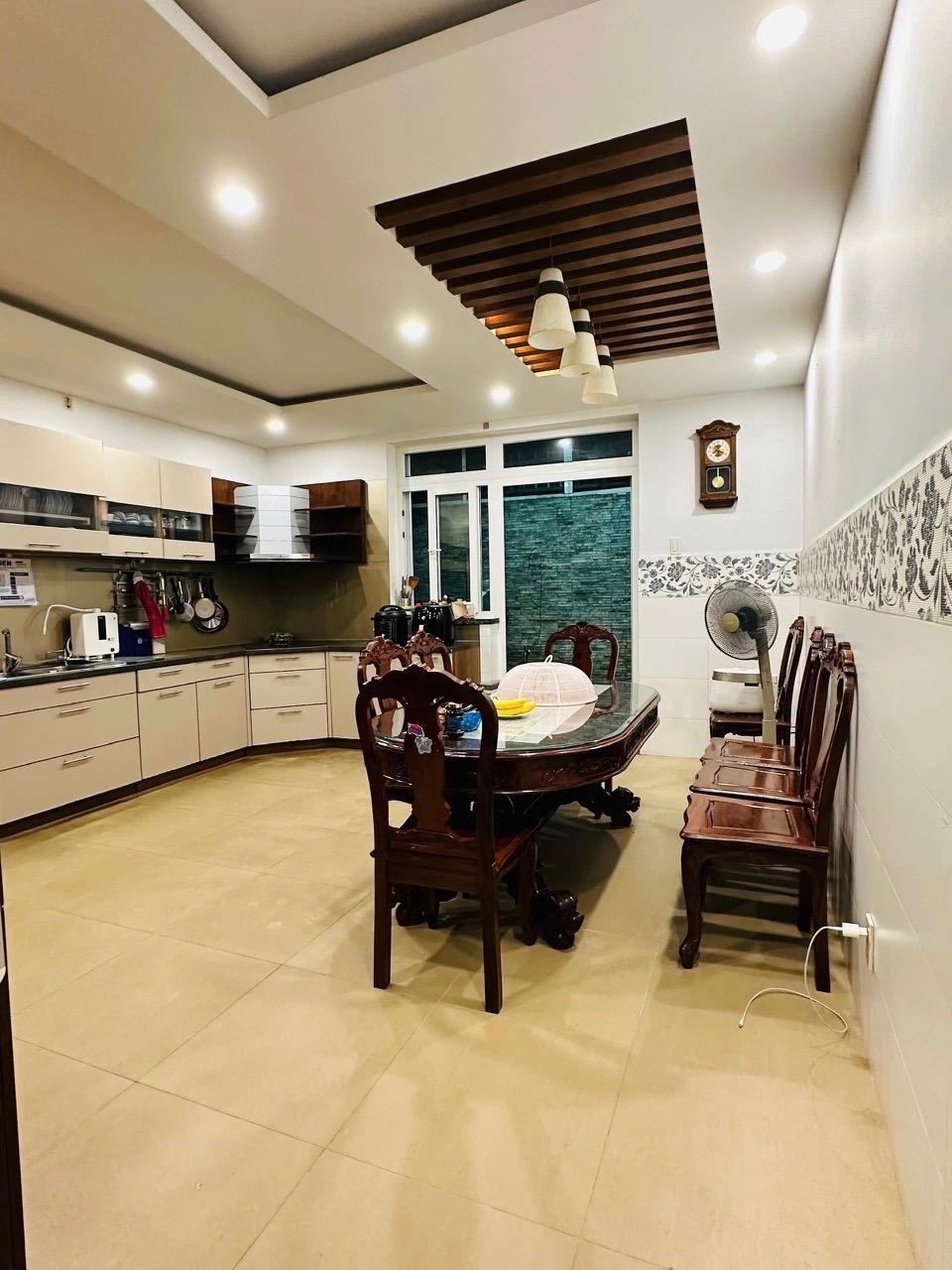 Cần cho thuê nhà riêng sổ đỏ tại Phường Tân Hưng - Quận 7, 100 m2, giá 47 triệu/tháng